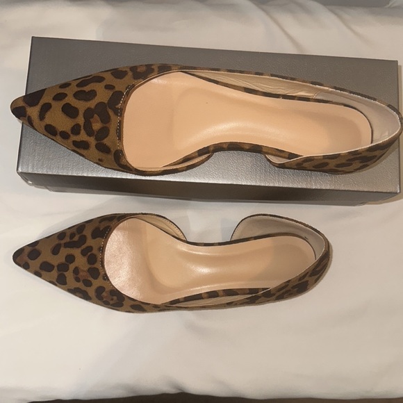 Leopard pattern point toe slip on flats - Picture 3 of 6
